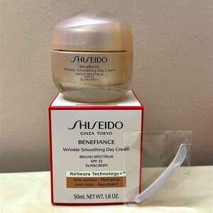 NIB Shiseido Benefiance Wrinkle Smoothing Day Cream SPF 23 Full Size 50ml